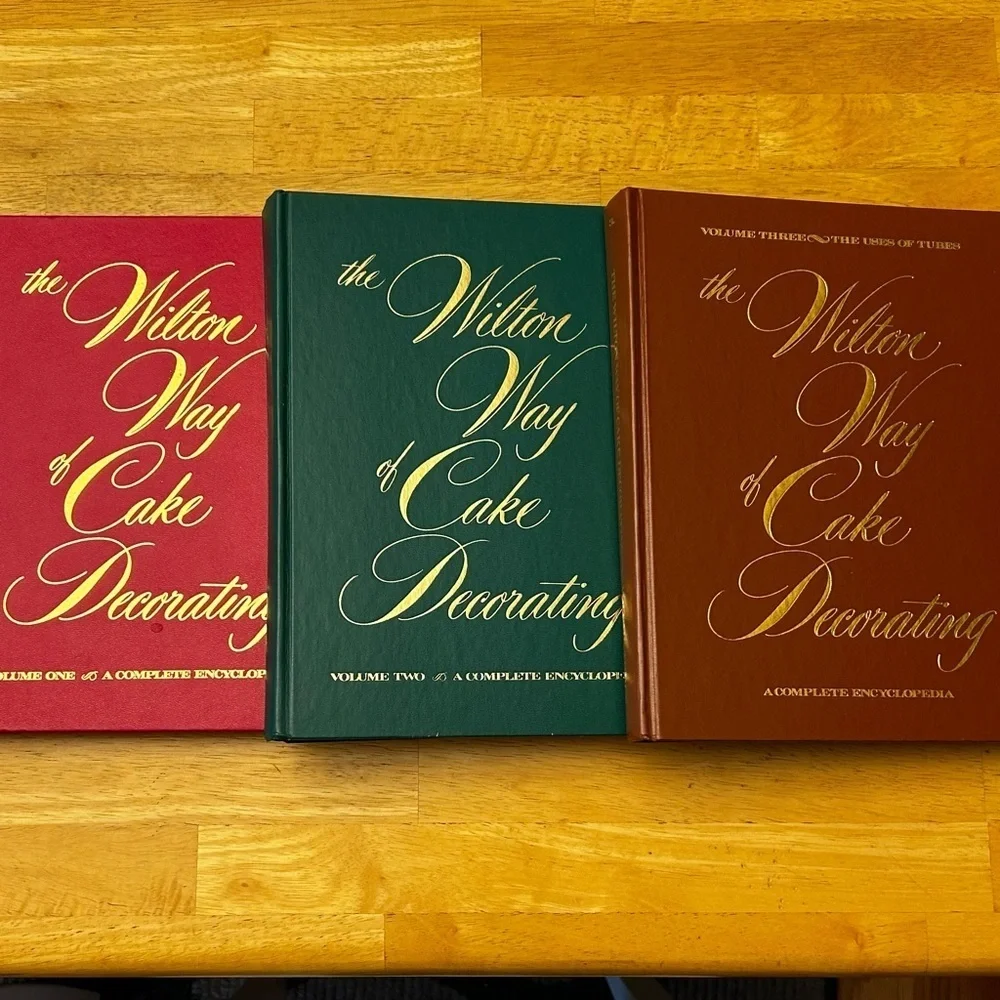 RARE WILTON Cake Decorating - 3 Volume Encyclopedia Set